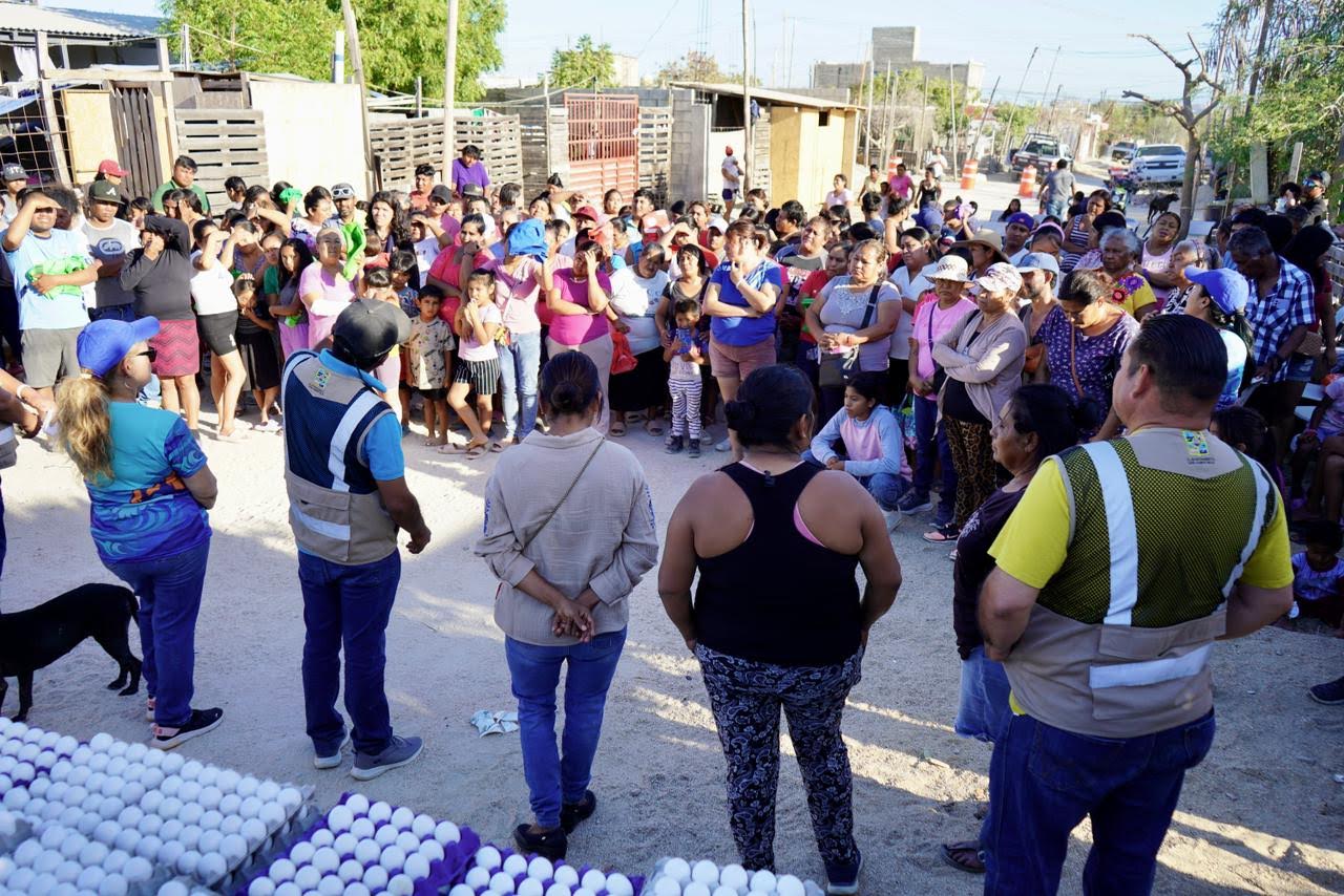 Apoyan a familias de Real Unidad con alimentos y atención directa en Cabo San&nbsp;Lucas
