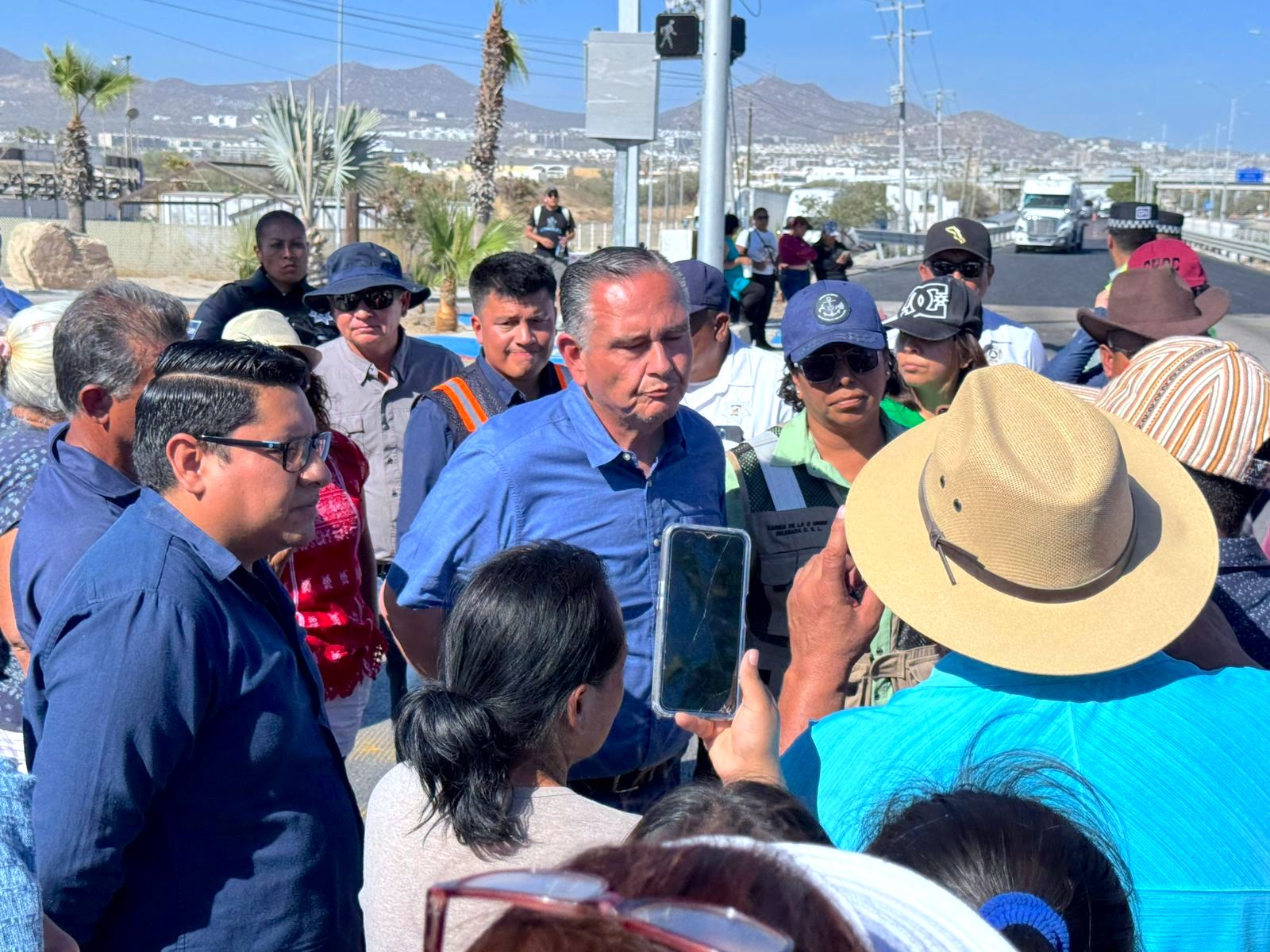 Se levanta bloqueo en Cabo San Lucas tras diálogo con&nbsp;autoridades