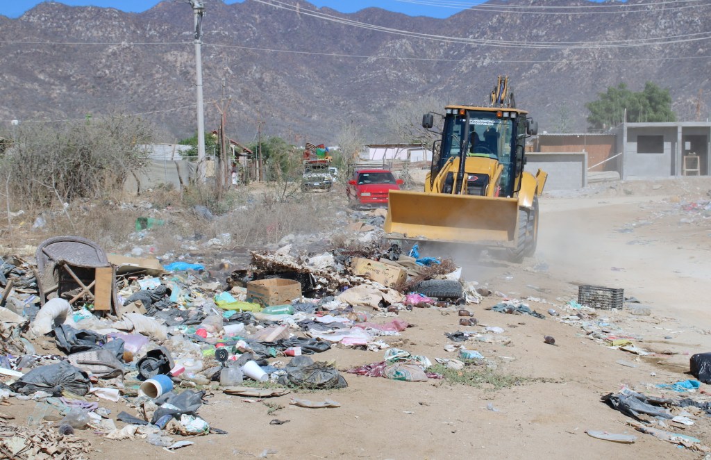 Retira Servicios Públicos más de 64 toneladas de residuos en arroyo de la colonia Nueva&nbsp;Esperanza